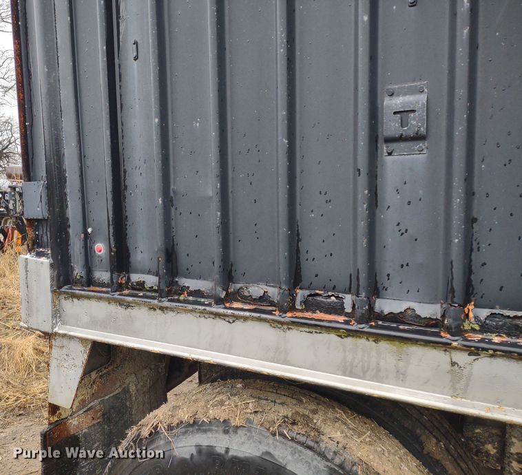image for item MD9441 1977 Trailmobile  grain trailer