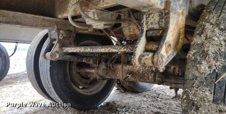 image for item MD9441 1977 Trailmobile  grain trailer