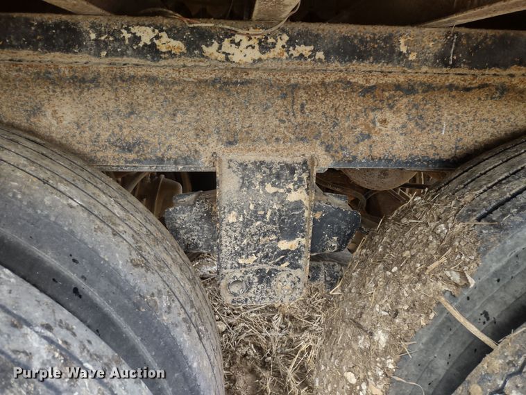 image for item MD9441 1977 Trailmobile  grain trailer