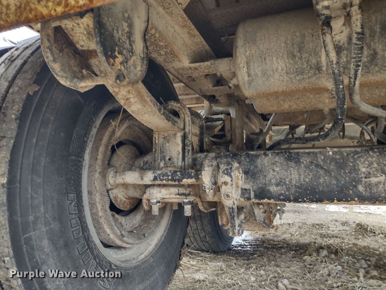 image for item MD9441 1977 Trailmobile  grain trailer