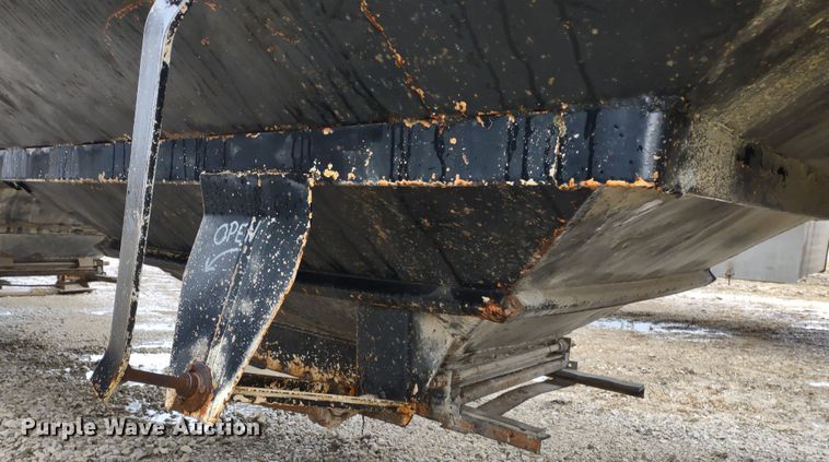 image for item MD9441 1977 Trailmobile  grain trailer