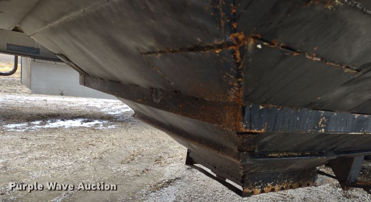 image for item MD9441 1977 Trailmobile  grain trailer