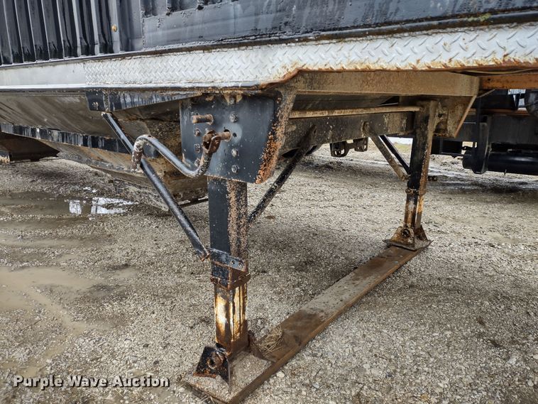 image for item MD9441 1977 Trailmobile  grain trailer