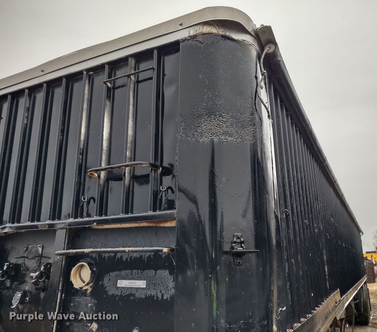 image for item MD9441 1977 Trailmobile  grain trailer