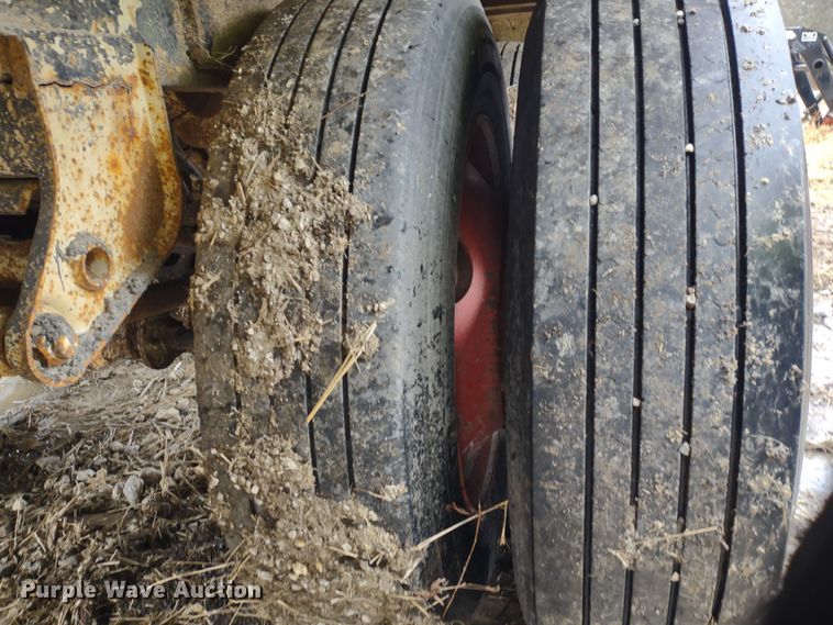 image for item MD9441 1977 Trailmobile  grain trailer