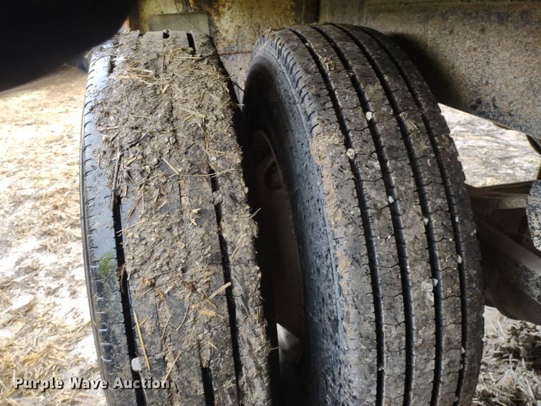 image for item MD9441 1977 Trailmobile  grain trailer