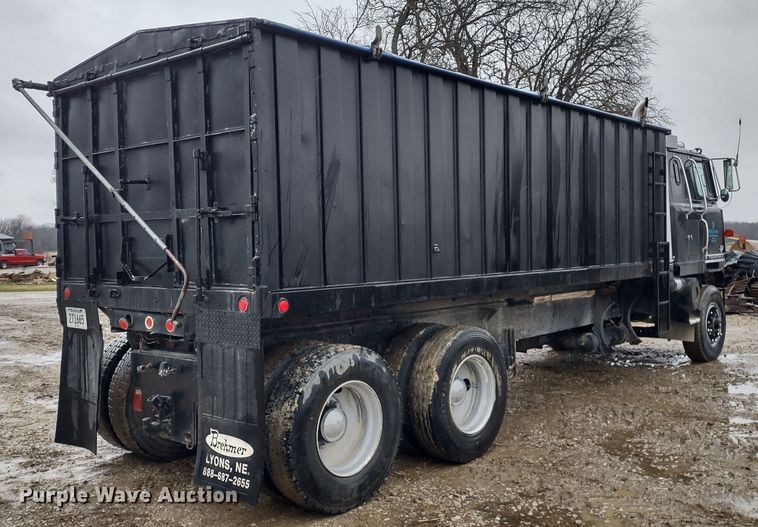 image for item MD9443 1979 International Transtar II  grain truck