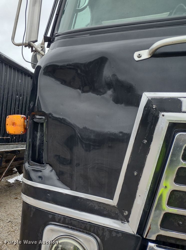 image for item MD9443 1979 International Transtar II  grain truck