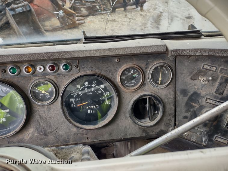 image for item MD9443 1979 International Transtar II  grain truck