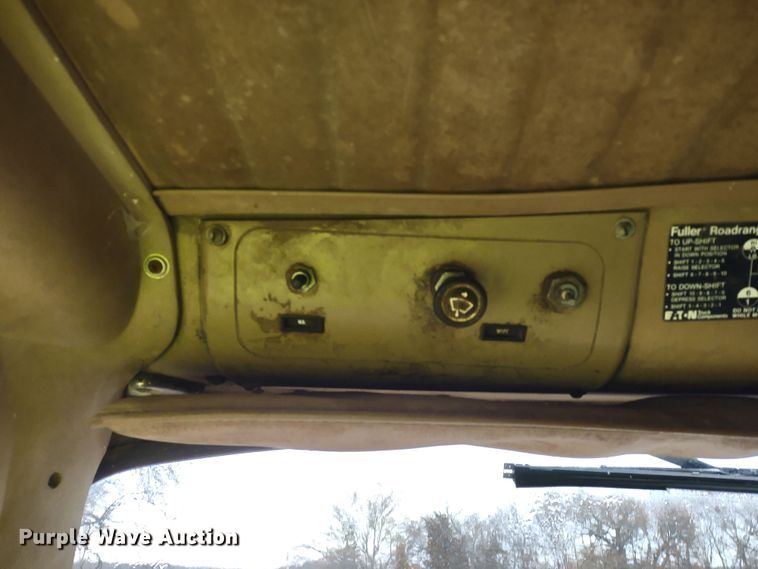 image for item MD9443 1979 International Transtar II  grain truck