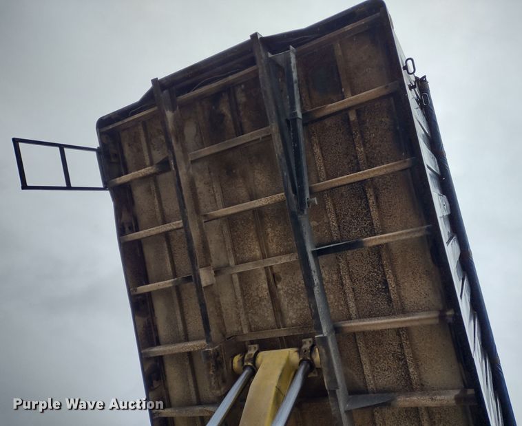 image for item MD9443 1979 International Transtar II  grain truck