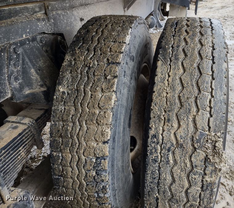 image for item MD9443 1979 International Transtar II  grain truck