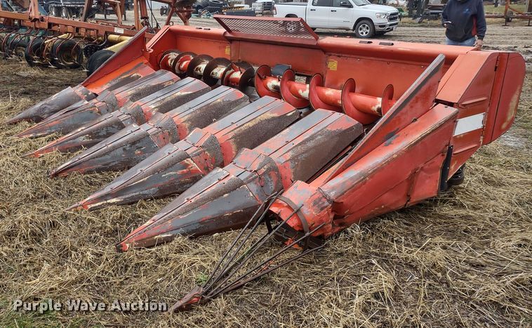 image for item MD9463 Massey Ferguson 1163  corn head