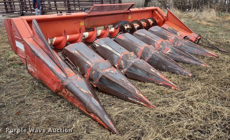 image for item MD9463 Massey Ferguson 1163  corn head