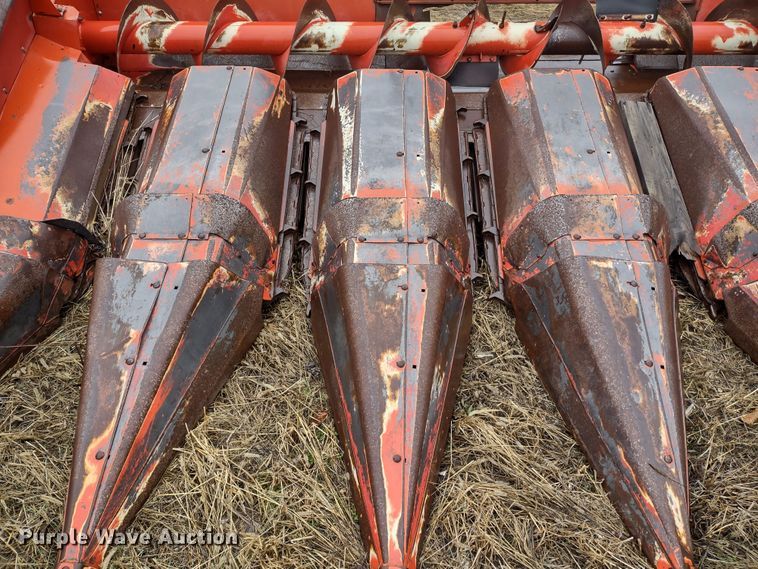 image for item MD9463 Massey Ferguson 1163  corn head