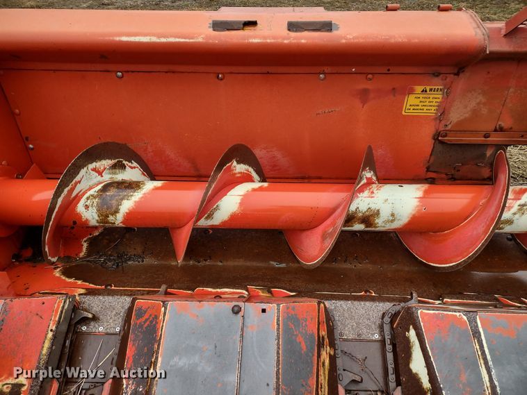 image for item MD9463 Massey Ferguson 1163  corn head