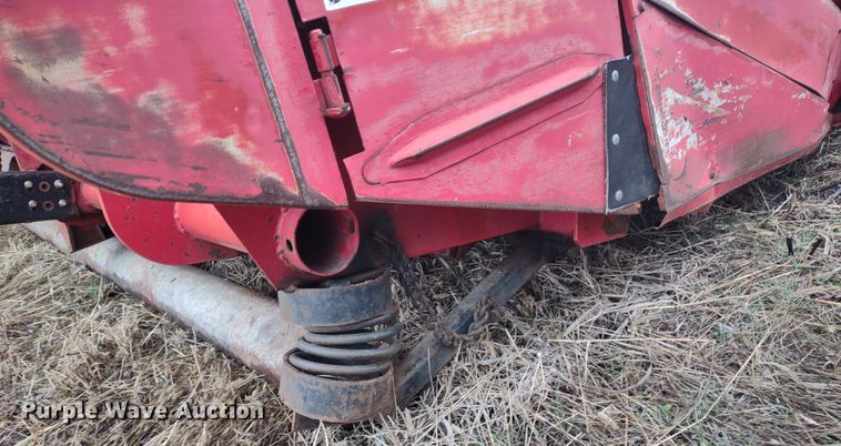 image for item MD9463 Massey Ferguson 1163  corn head