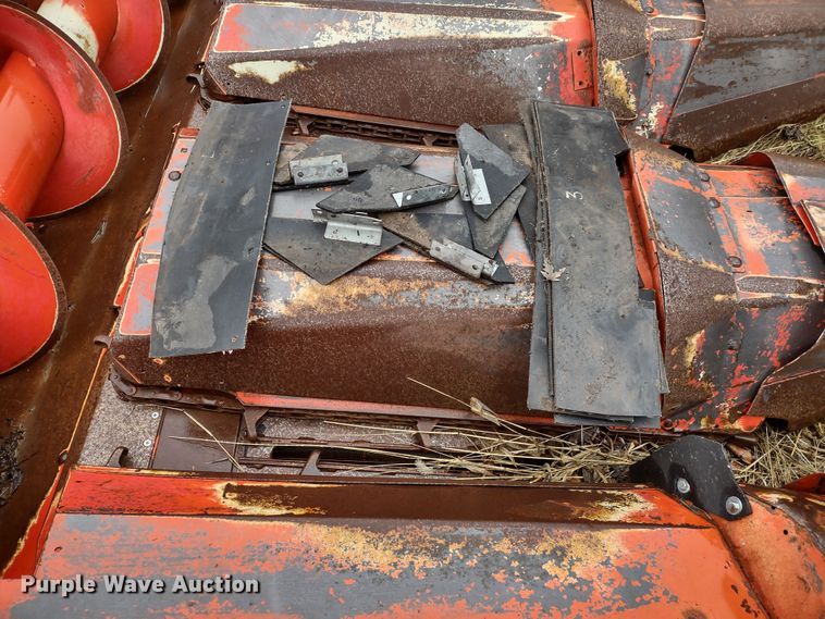 image for item MD9463 Massey Ferguson 1163  corn head