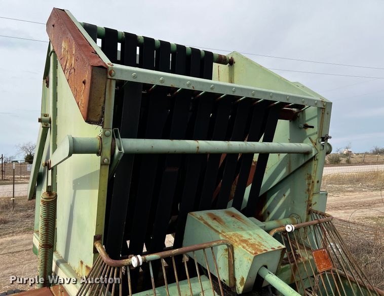 image for item MF9805 John Deere 510  round baler