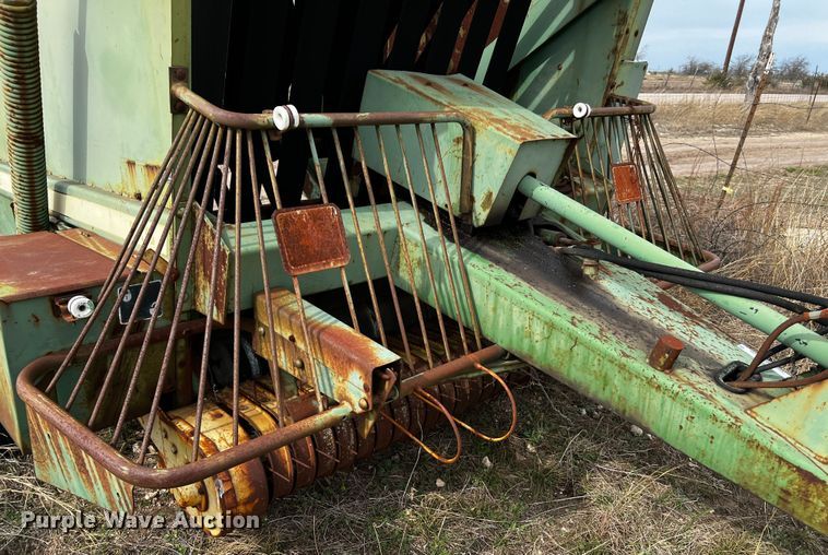 image for item MF9805 John Deere 510  round baler