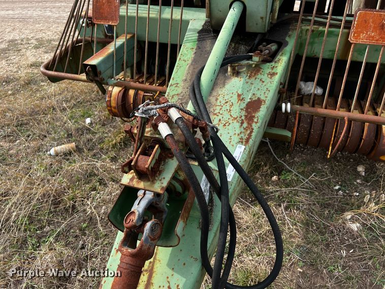 image for item MF9805 John Deere 510  round baler