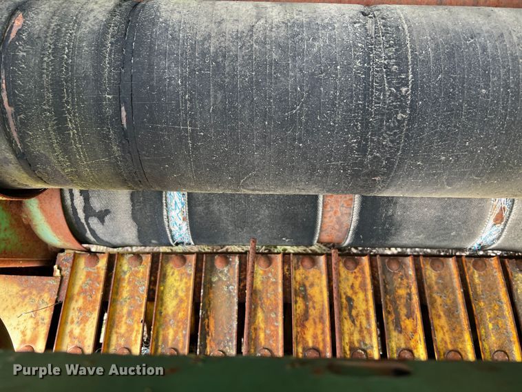 image for item MF9805 John Deere 510  round baler