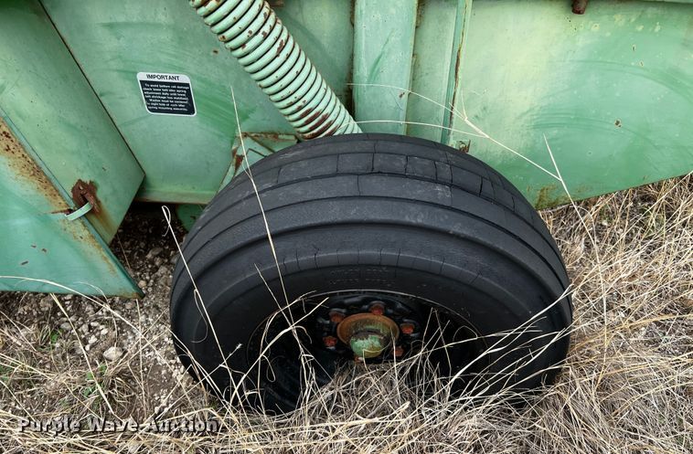 image for item MF9805 John Deere 510  round baler