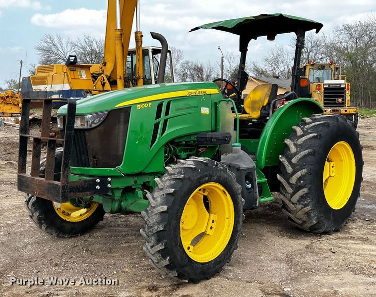 image for item MF9816 2016 John Deere 5100E  MFWD tractor