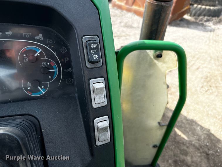 image for item MF9816 2016 John Deere 5100E  MFWD tractor