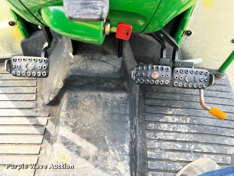 image for item MF9816 2016 John Deere 5100E  MFWD tractor