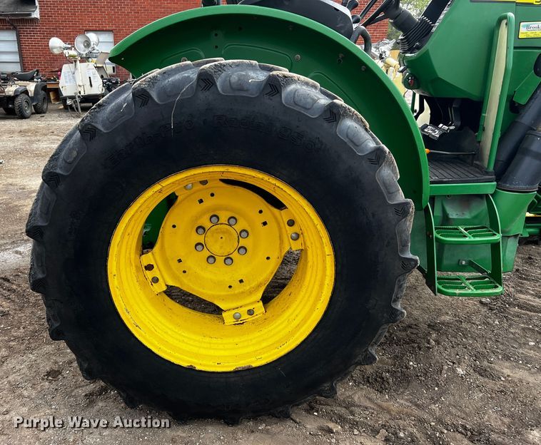 image for item MF9816 2016 John Deere 5100E  MFWD tractor