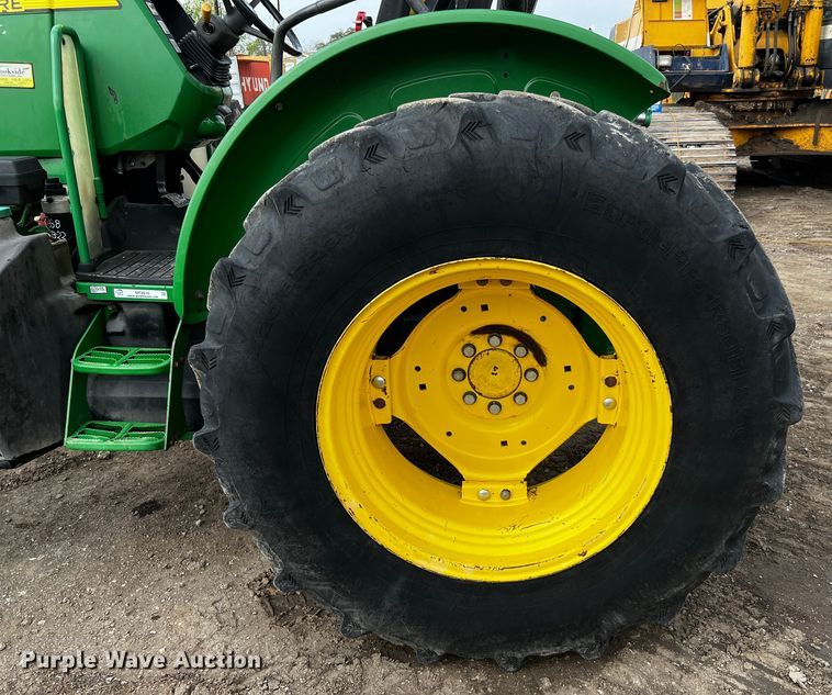 image for item MF9816 2016 John Deere 5100E  MFWD tractor