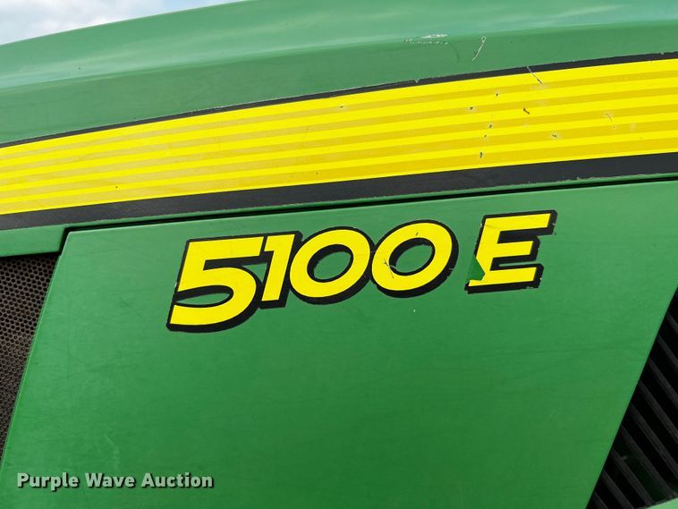 image for item MF9816 2016 John Deere 5100E  MFWD tractor