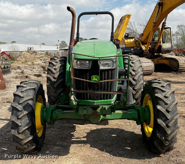 image for item MF9820 2014 John Deere 5100M  MFWD tractor