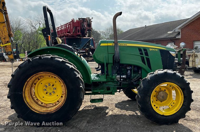 image for item MF9820 2014 John Deere 5100M  MFWD tractor