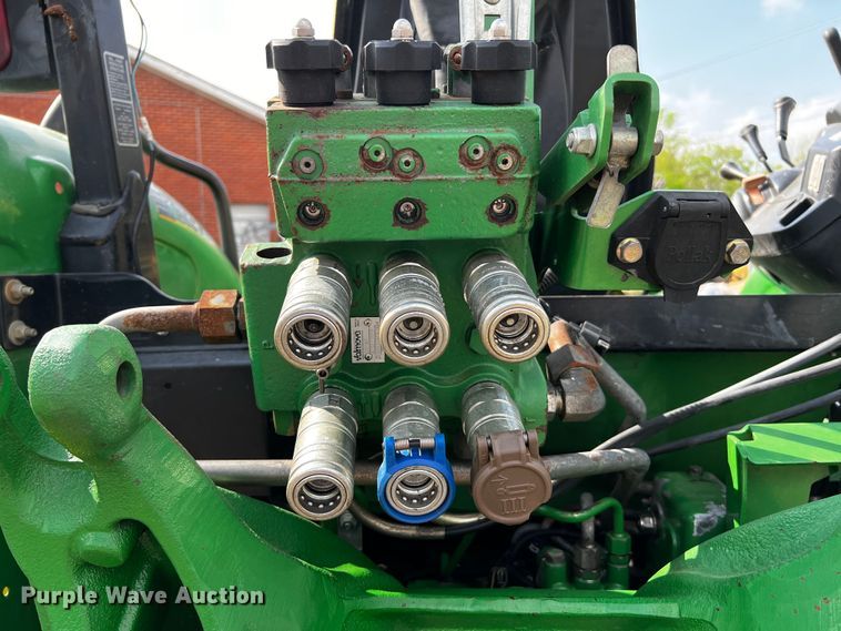 image for item MF9820 2014 John Deere 5100M  MFWD tractor