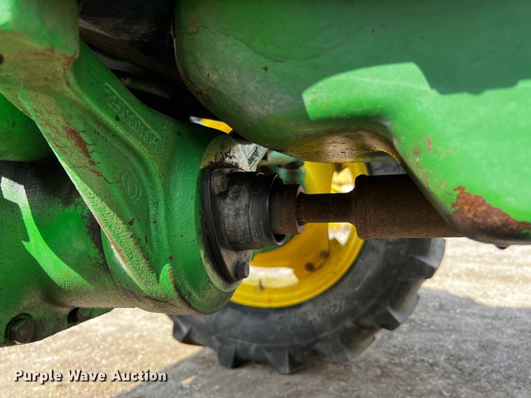 image for item MF9820 2014 John Deere 5100M  MFWD tractor