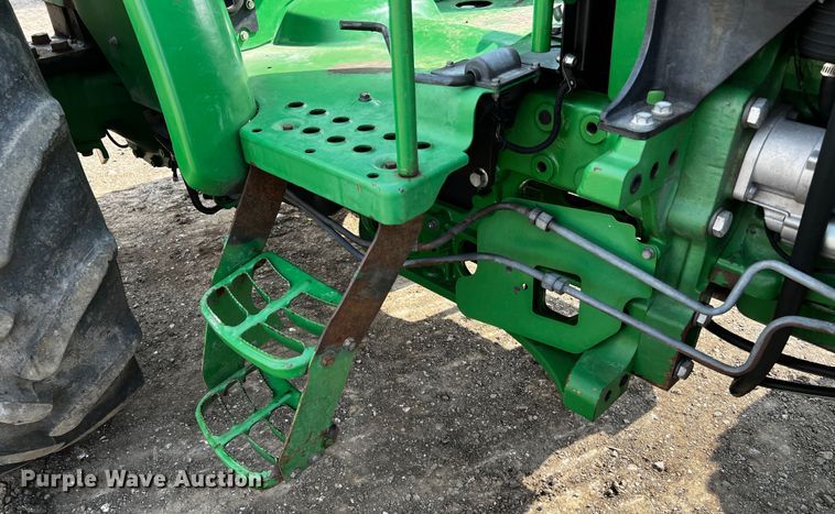 image for item MF9820 2014 John Deere 5100M  MFWD tractor