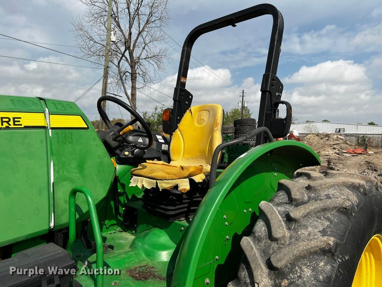 image for item MF9820 2014 John Deere 5100M  MFWD tractor