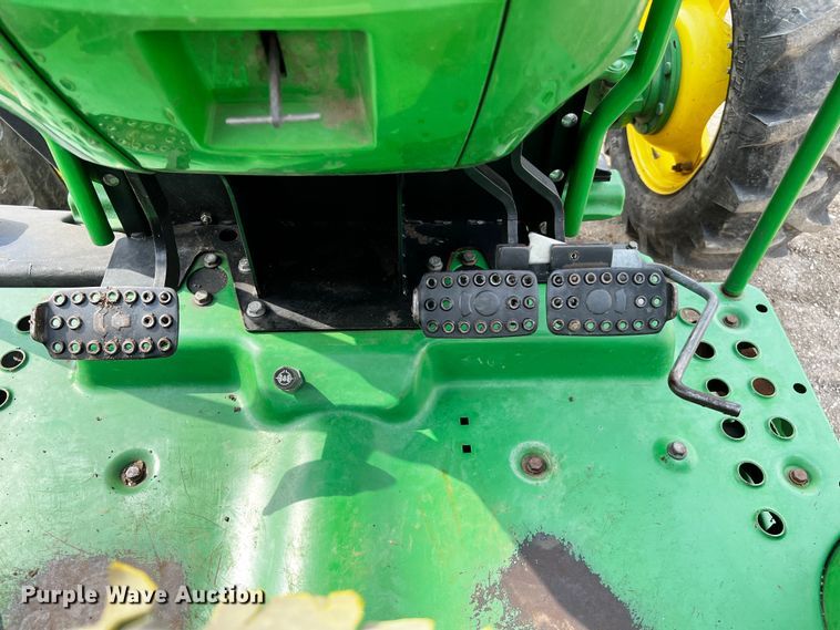 image for item MF9820 2014 John Deere 5100M  MFWD tractor