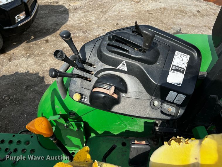 image for item MF9820 2014 John Deere 5100M  MFWD tractor