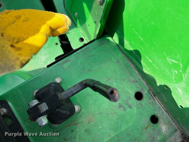 image for item MF9820 2014 John Deere 5100M  MFWD tractor