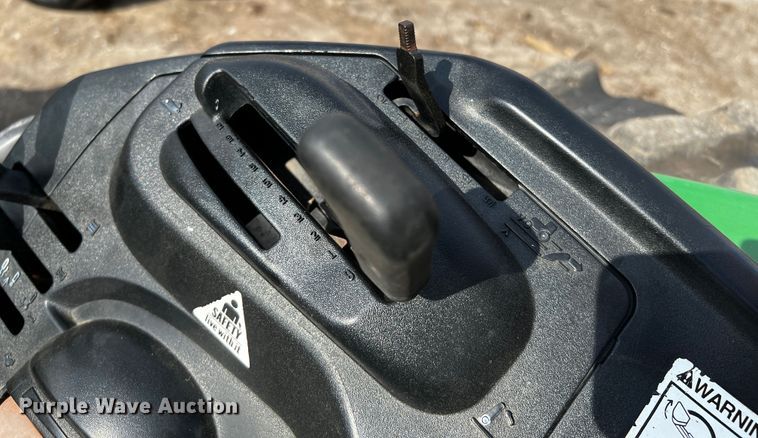 image for item MF9820 2014 John Deere 5100M  MFWD tractor