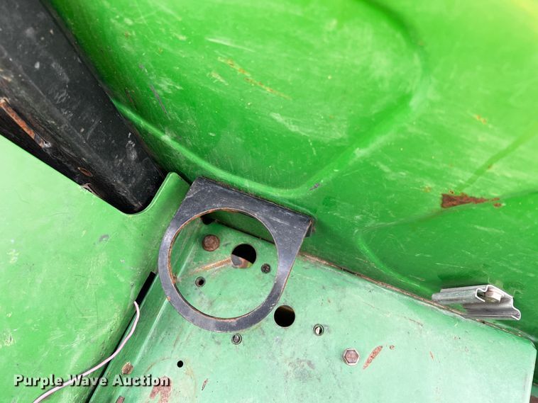 image for item MF9820 2014 John Deere 5100M  MFWD tractor