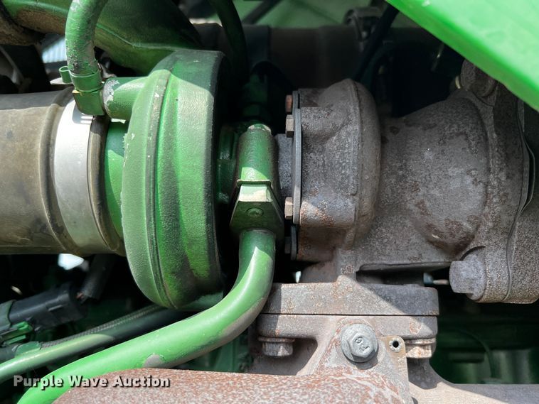 image for item MF9820 2014 John Deere 5100M  MFWD tractor