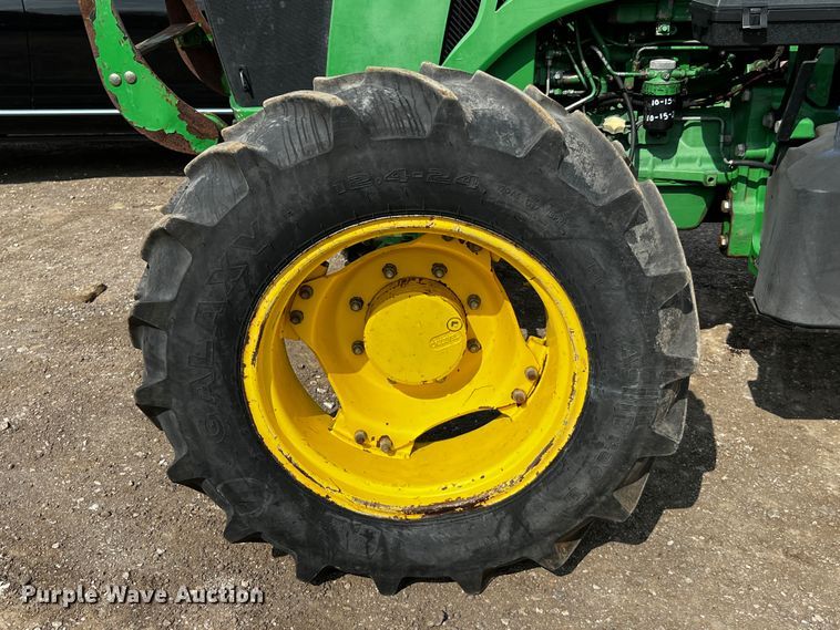 image for item MF9820 2014 John Deere 5100M  MFWD tractor