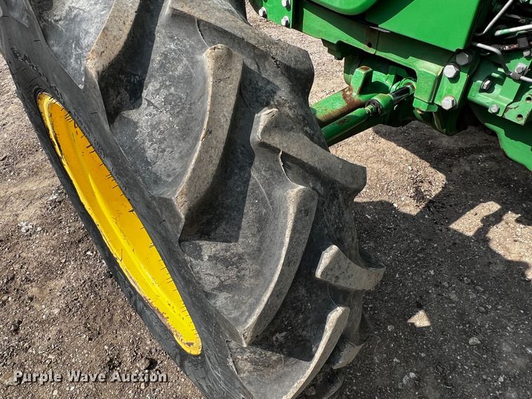 image for item MF9820 2014 John Deere 5100M  MFWD tractor