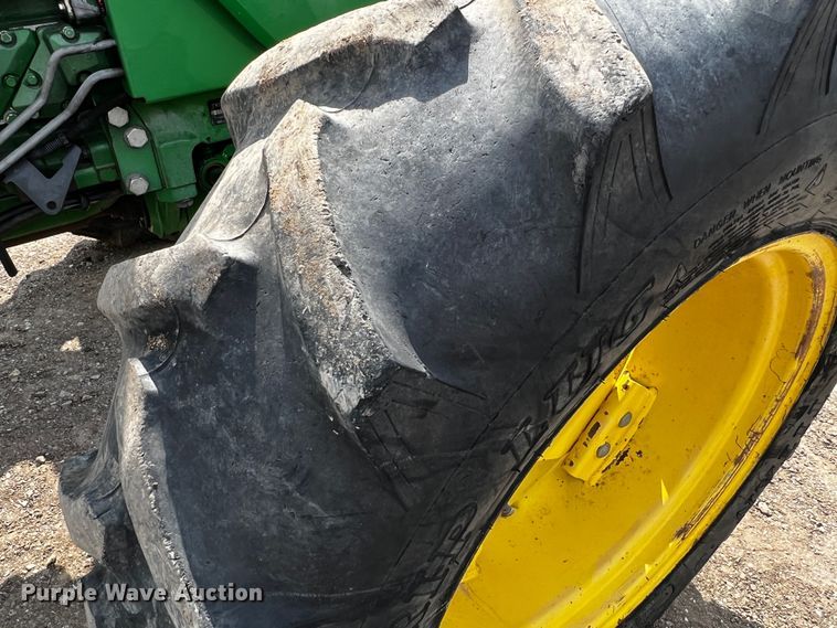 image for item MF9820 2014 John Deere 5100M  MFWD tractor