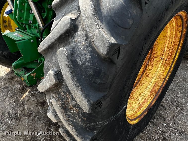 image for item MF9820 2014 John Deere 5100M  MFWD tractor