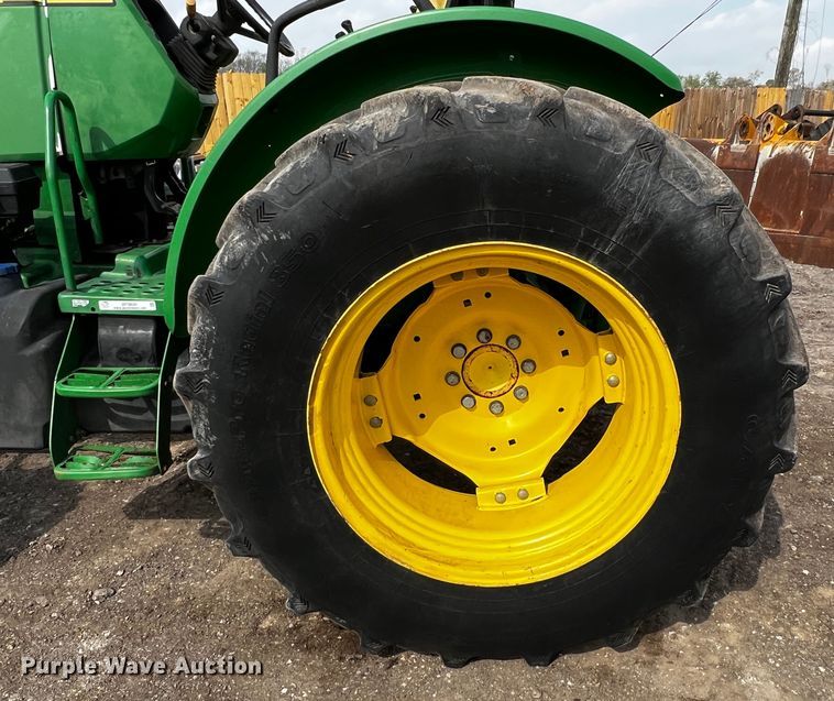 image for item MF9820 2014 John Deere 5100M  MFWD tractor